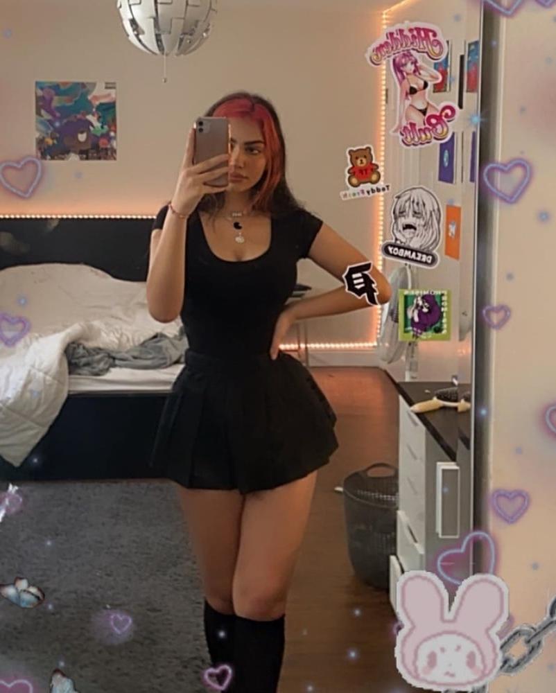 19P Sexy curvy slut