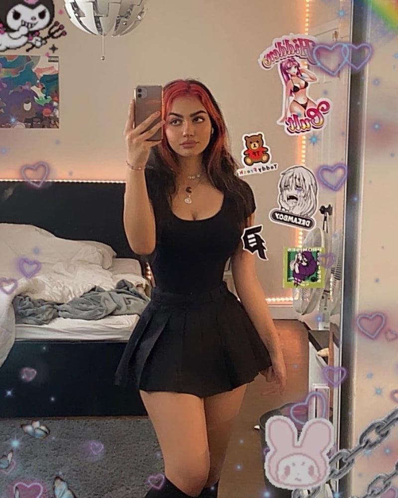 19P Sexy curvy slut