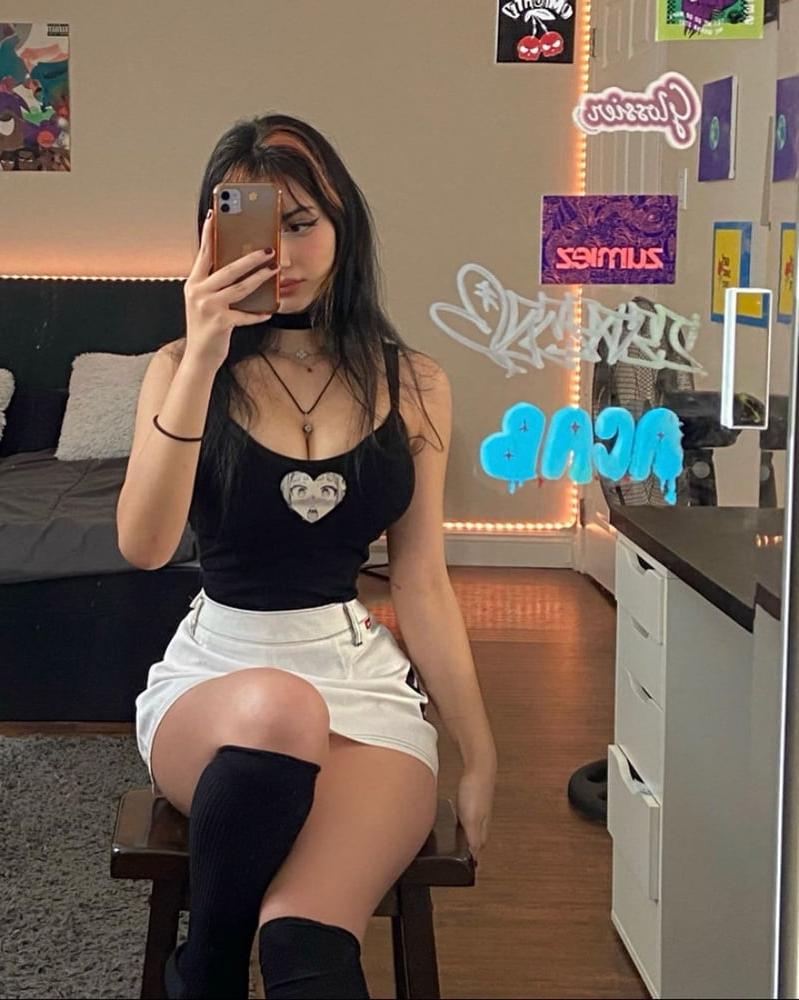 19P Sexy curvy slut