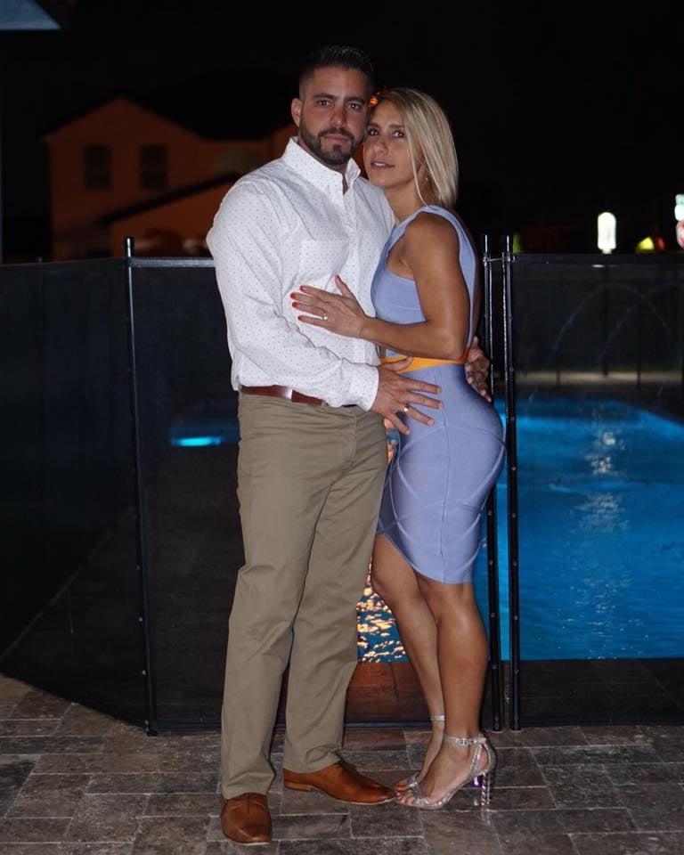 25P Costco Employee Exposed as Bisexual Slut
