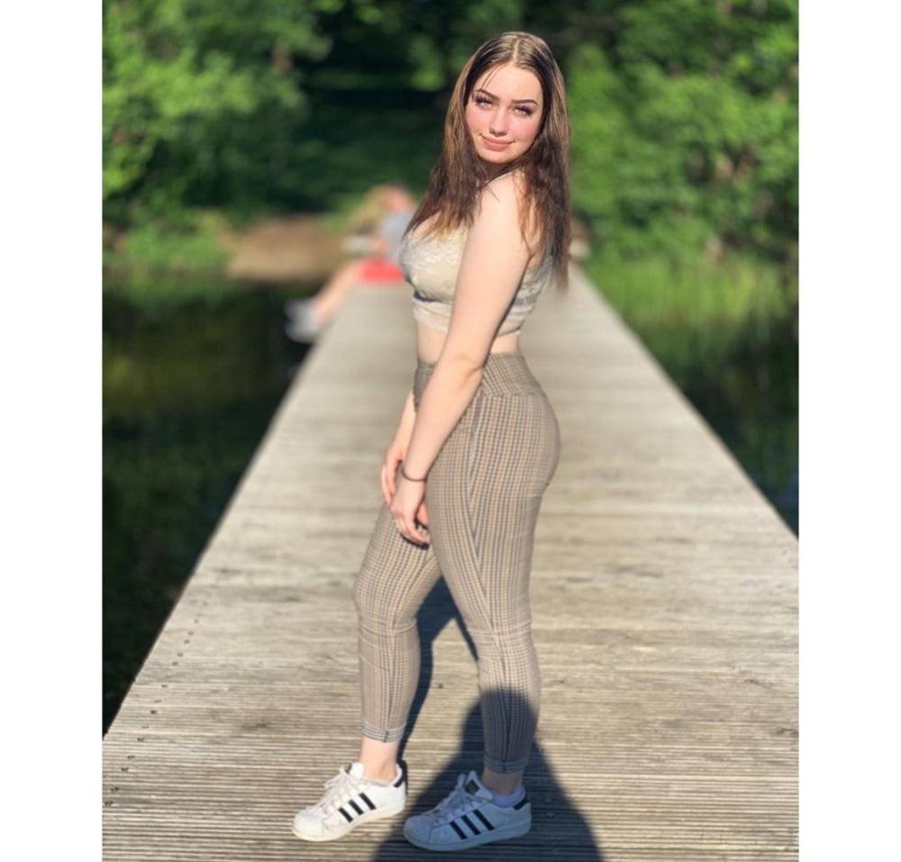 24P German Fat Ass Teen