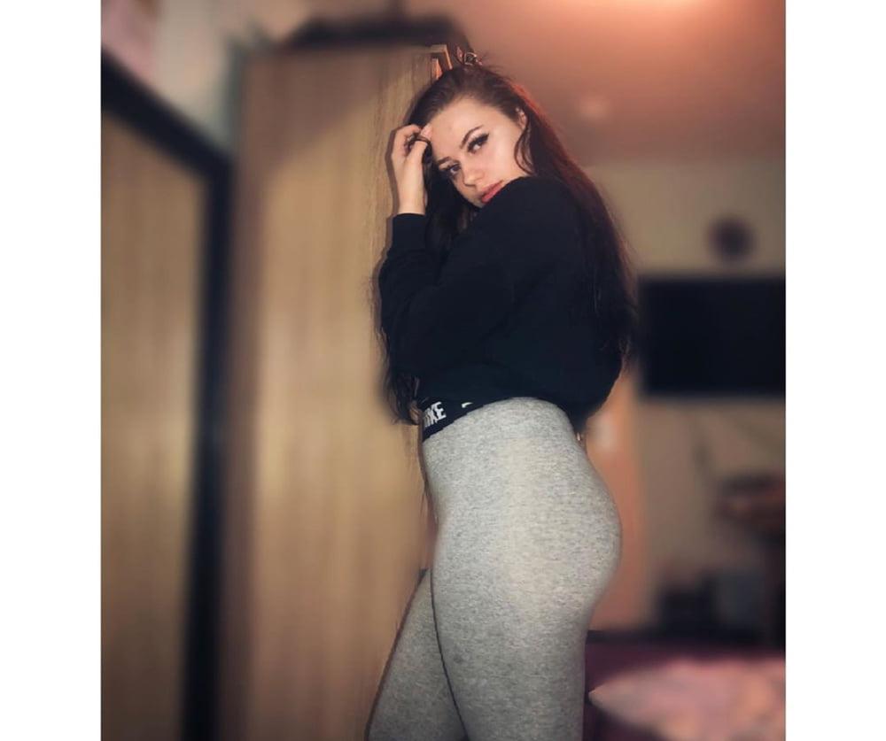 24P German Fat Ass Teen