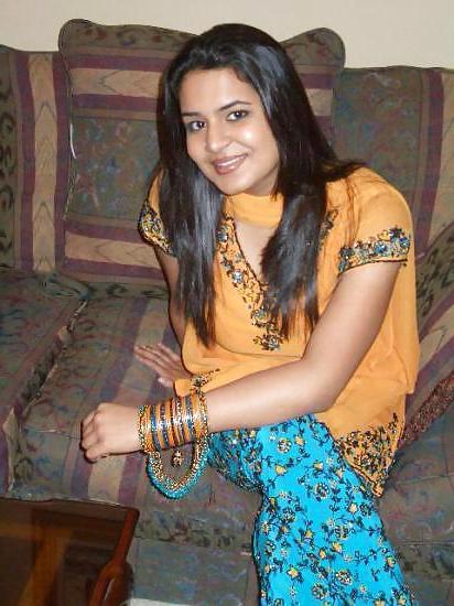 25P ARABIAN GIRLS - HOTTER AS HOT XIV