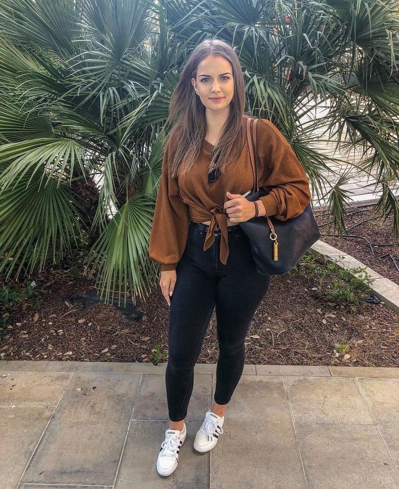 25P Laura - Curvy BBW Instagram Babe - Thick Legs Big Tits &amp; Ass
