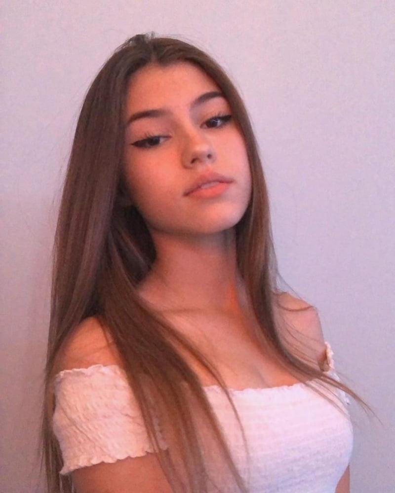 13P Ava rose