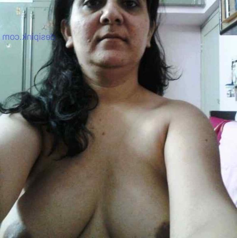 11P Desi matuer wife poonam