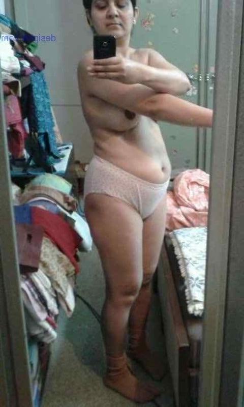 11P Desi matuer wife poonam