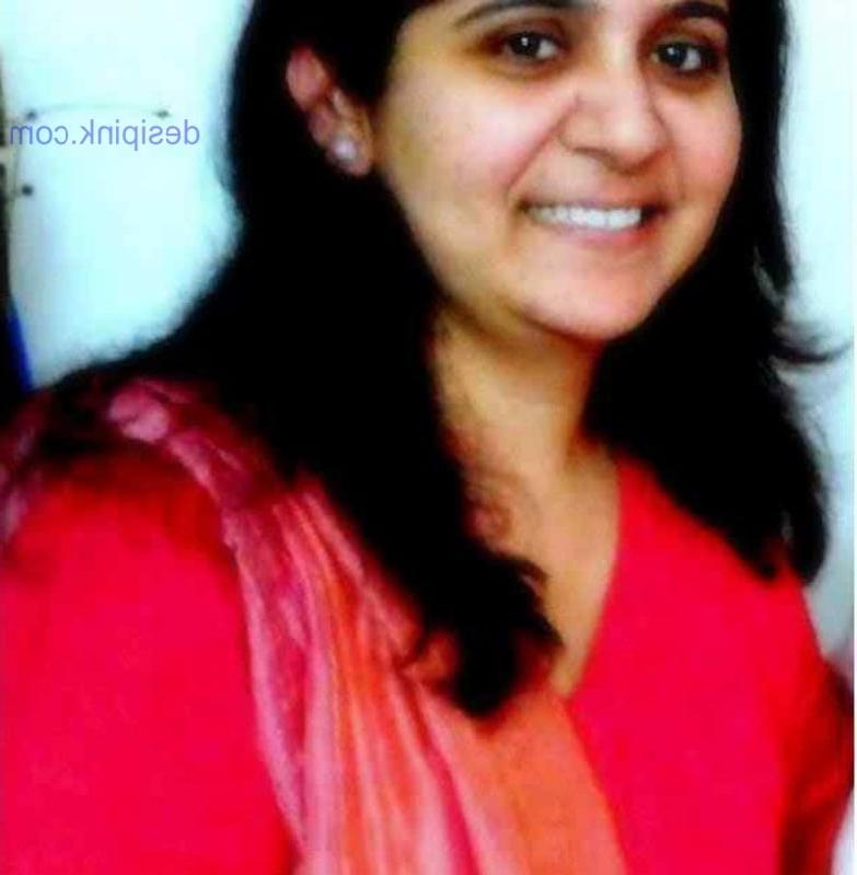 11P Desi matuer wife poonam