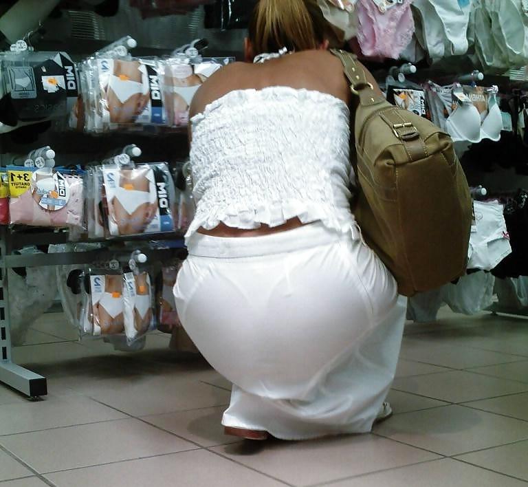 25P visible thong