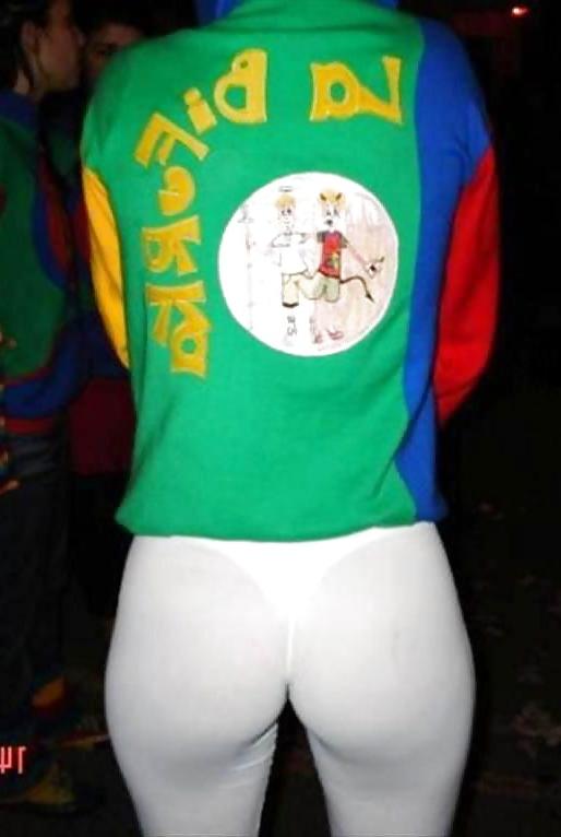 25P visible thong