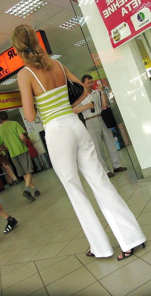 25P visible thong