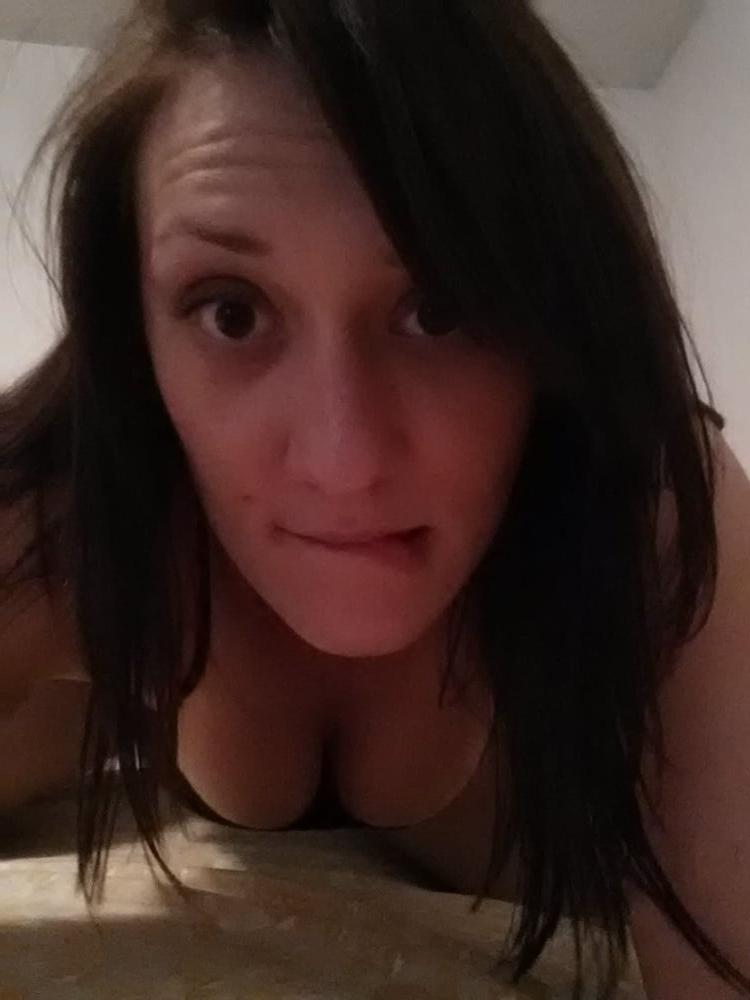 8P Slutty wife