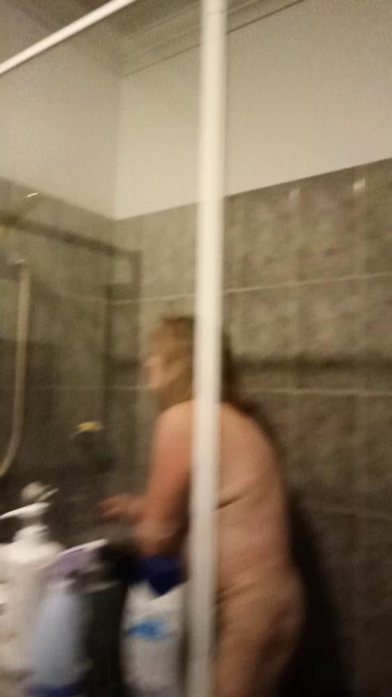 9P wife in shower