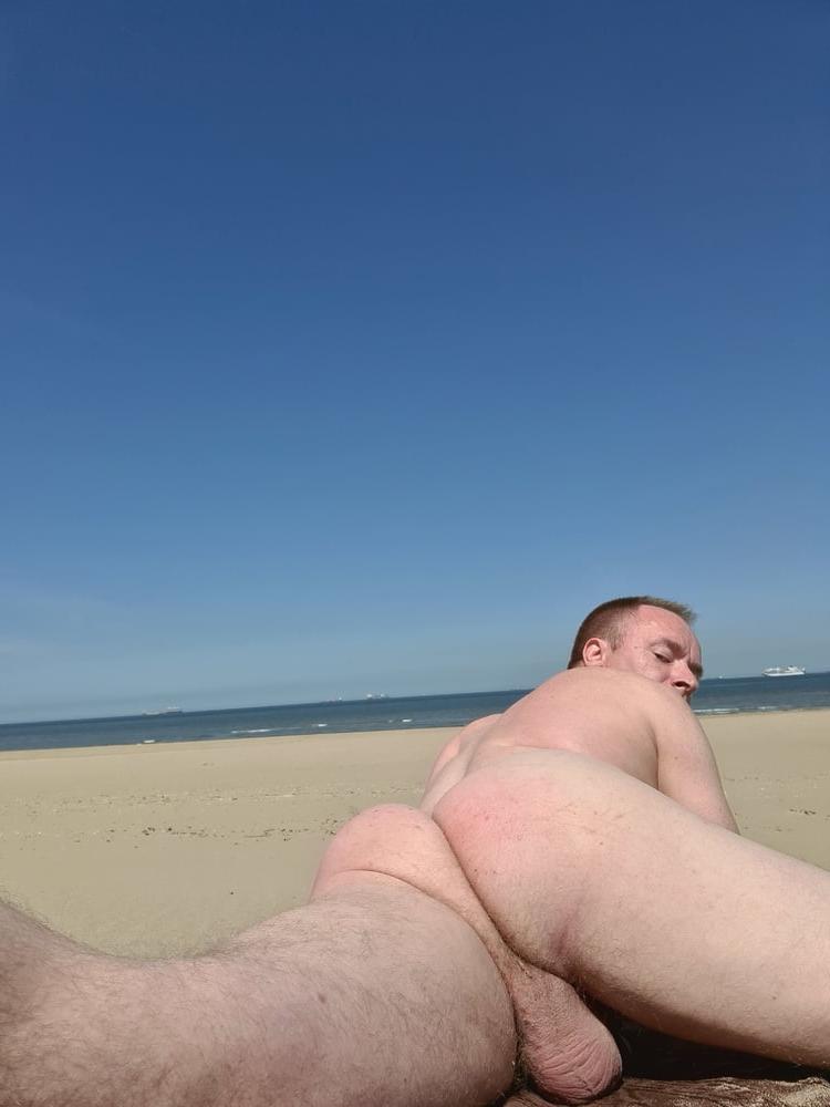 24P Gay nudist