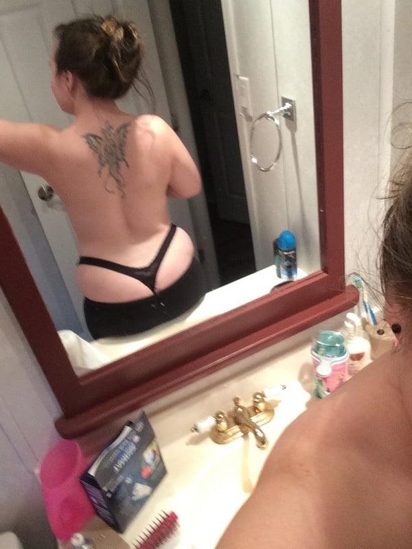 25P Thong exposed