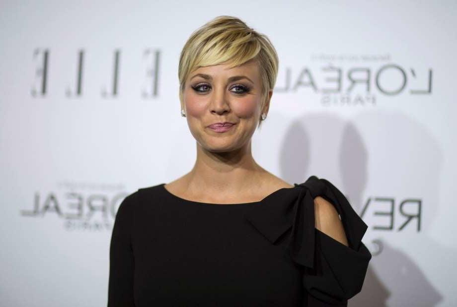 5P Secret SheMale? Kaley Cuoco