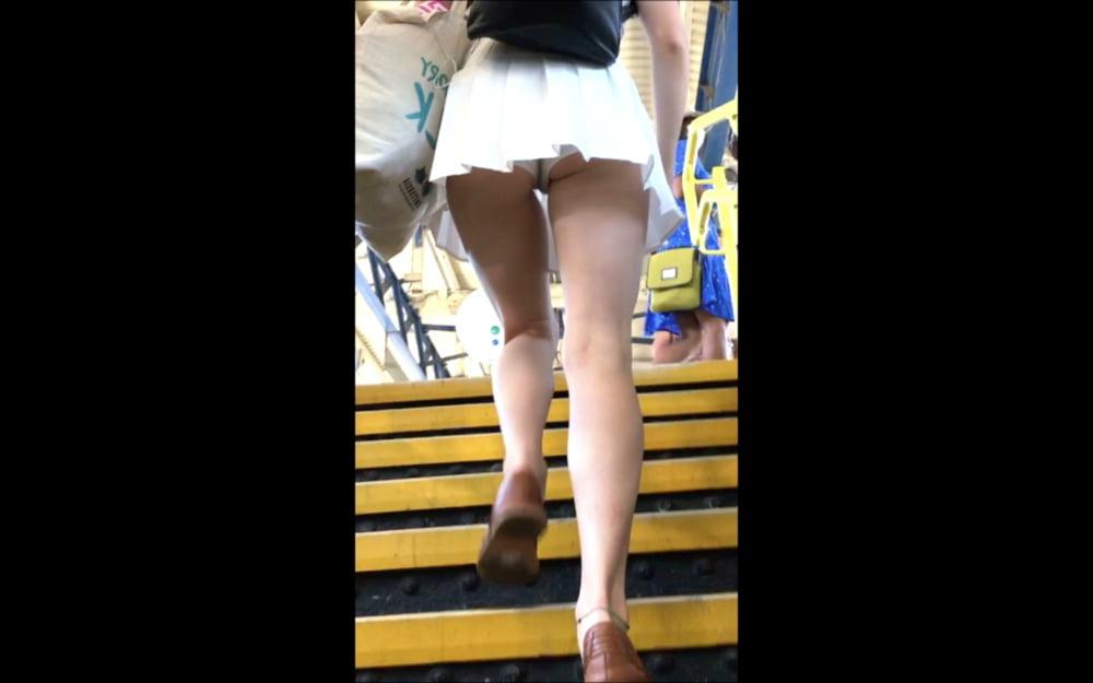 25P Candid Teen Miniskirt Upskirt