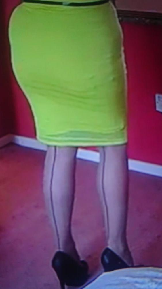 25P Curvy lady, seamed stockings, suspender bumps and nipples