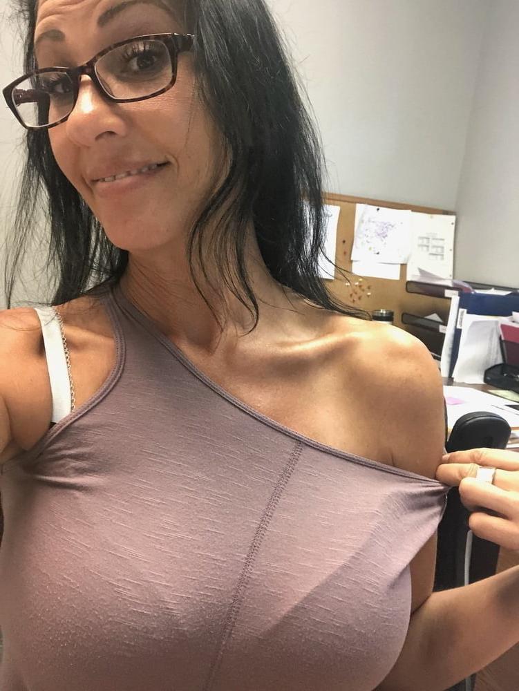 25P Huge Tits &amp; Curvy Body On Sexy Cock Sucking MILF In Glasses