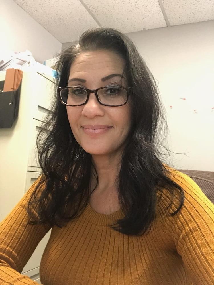 25P Huge Tits &amp; Curvy Body On Sexy Cock Sucking MILF In Glasses