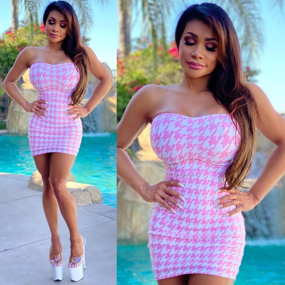 20P Extreme Bimbo