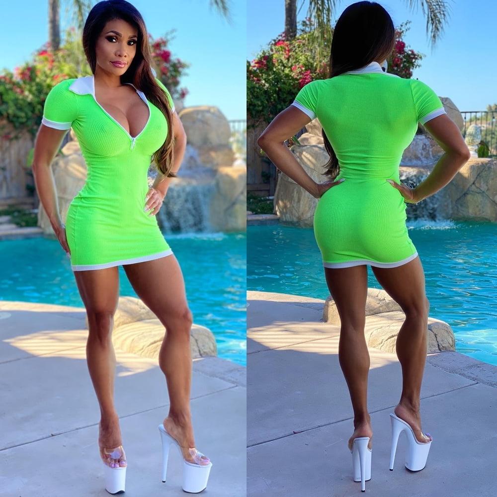 20P Extreme Bimbo