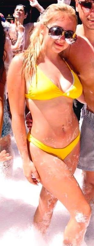 25P Sluts in tiny bikinis 342