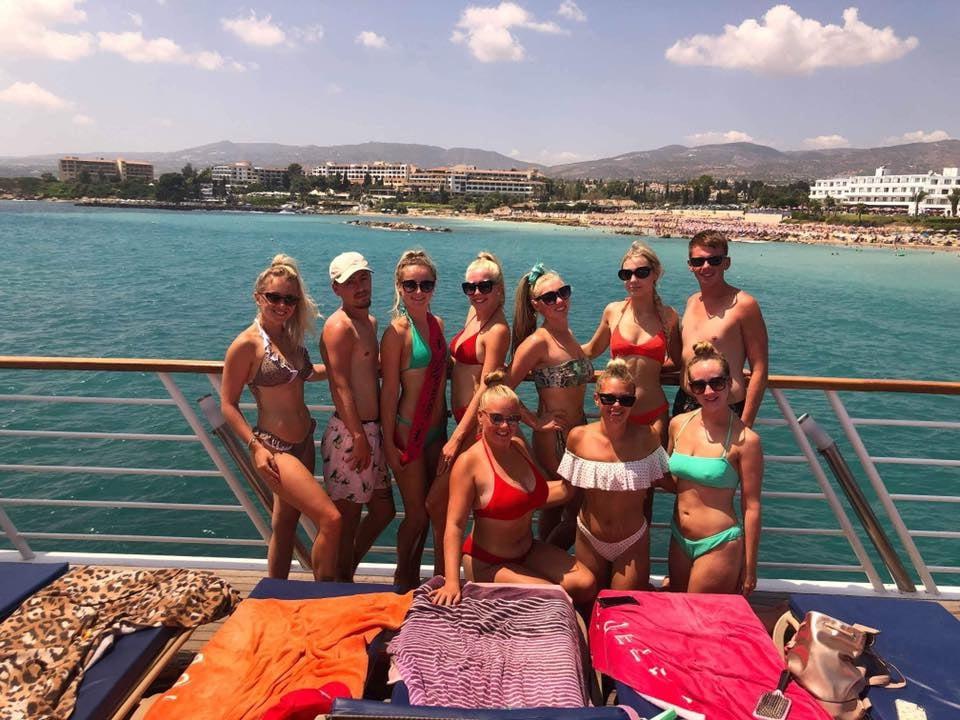 25P Sluts in tiny bikinis 342