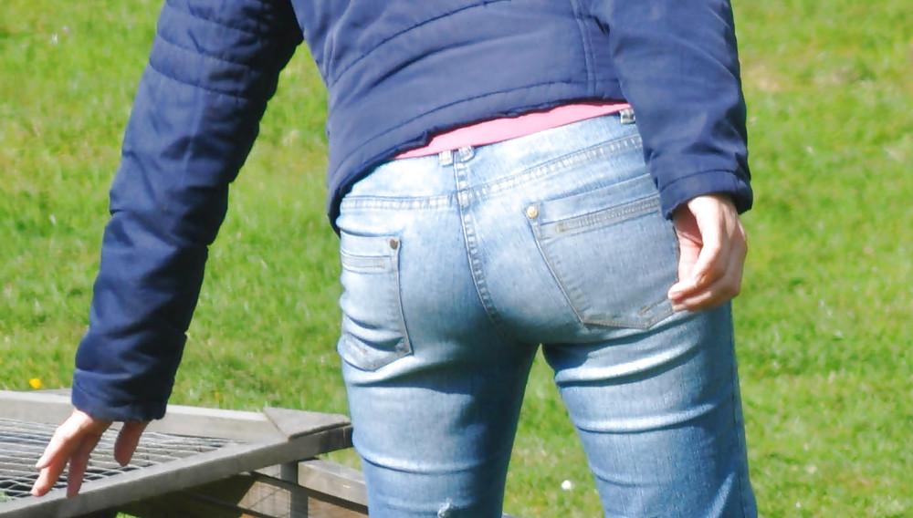 25P Queens in jeans LXXXXI - Hand- and Blowjobs