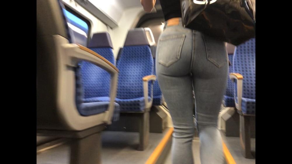12P Hot Jeans Ass in Train Marburg