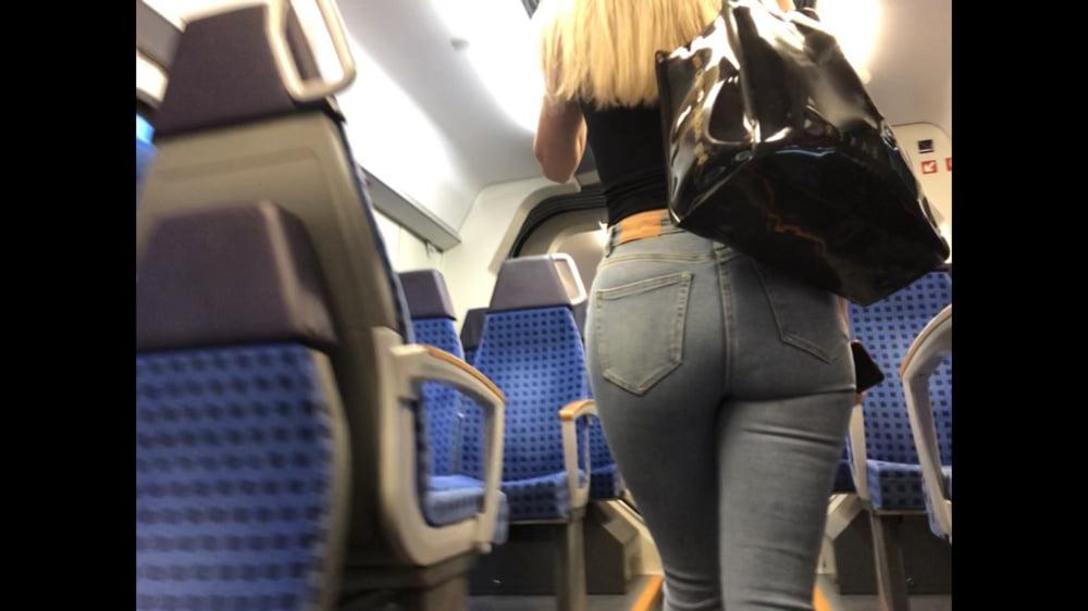 12P Hot Jeans Ass in Train Marburg