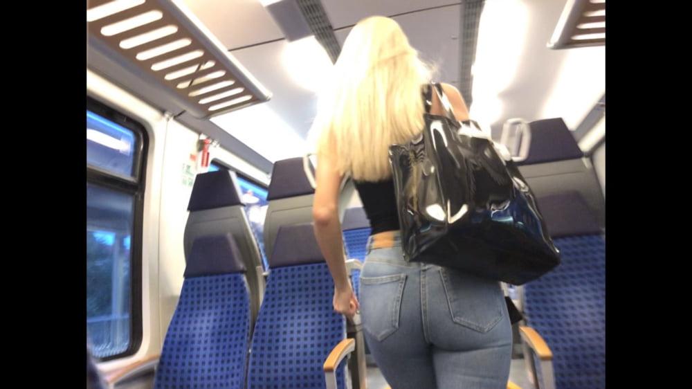 12P Hot Jeans Ass in Train Marburg