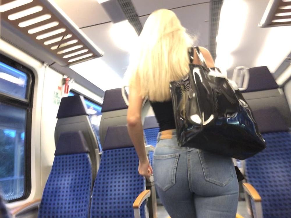 12P Hot Jeans Ass in Train Marburg