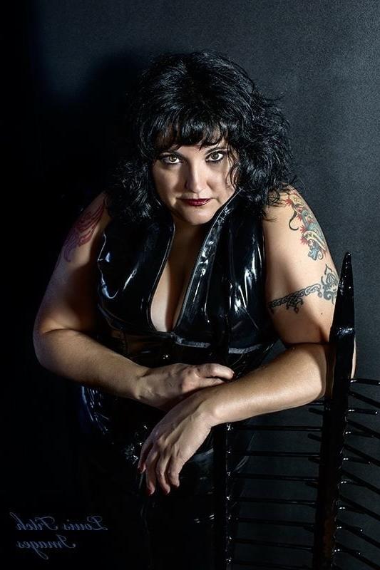 10P Mistress Simone