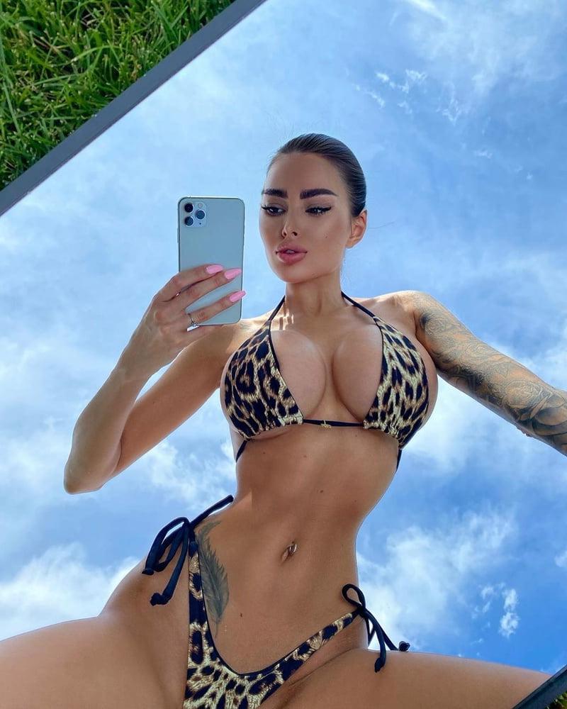 25P Alena Russan Fake Tit Bimbo