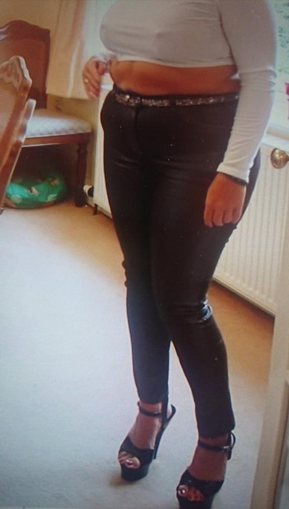 19P Curvy lade With Niatural big tits