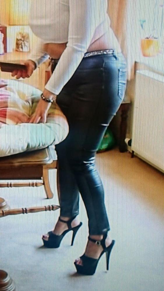 19P Curvy lade With Niatural big tits