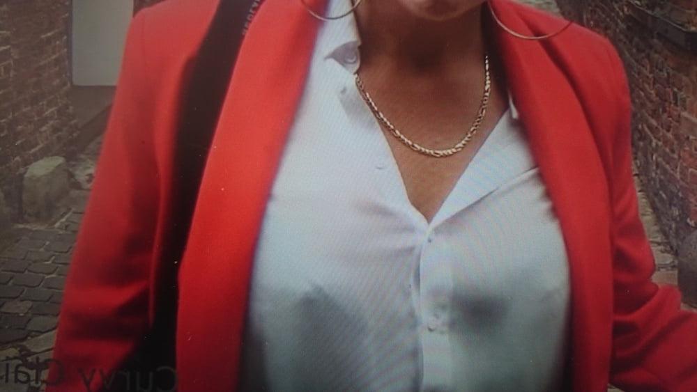 19P Curvy lade With Niatural big tits