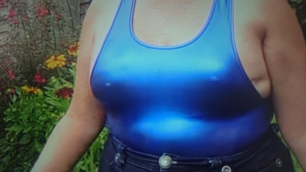 19P Curvy lade With Niatural big tits