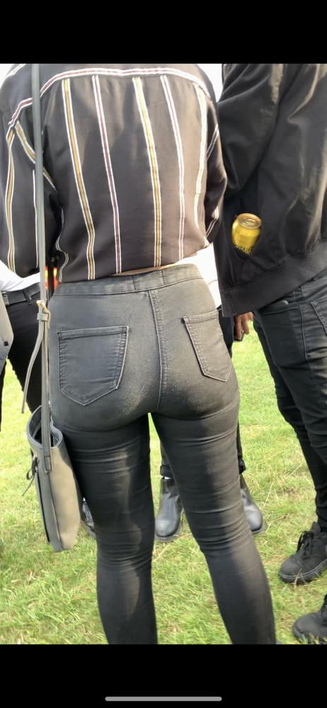 10P Tight jeans ass festival