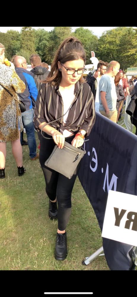 10P Tight jeans ass festival