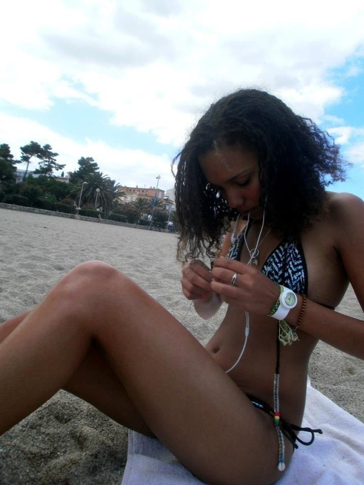 25P 20 yo lightskin spread ass and gaping anus