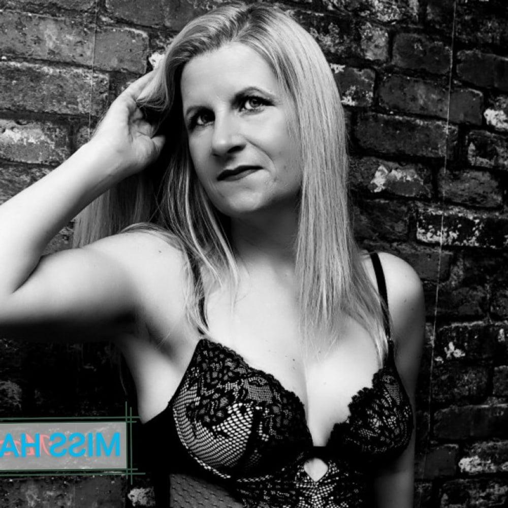 22P Slut MILF