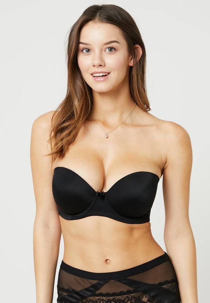 25P Beautiful busty lingerie model