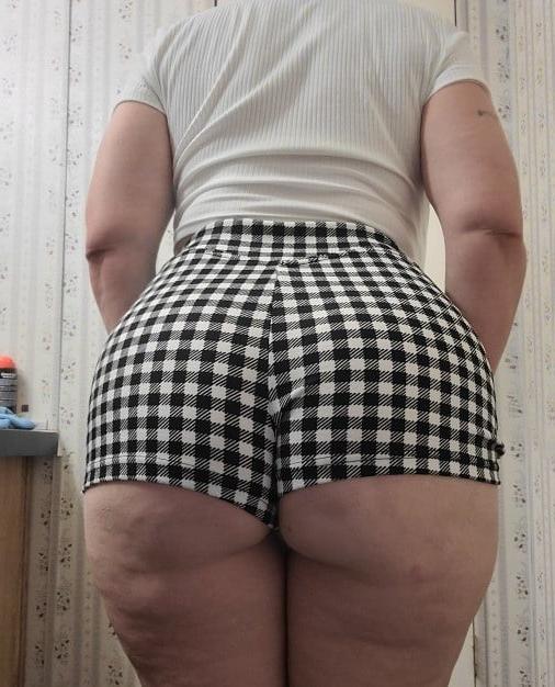25P Sexy matures, curvy , BBWs, and grannies in lingerie 4