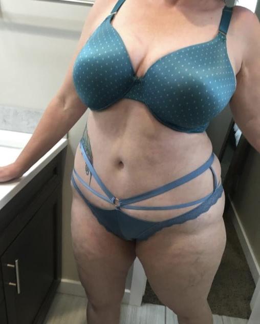25P Sexy matures, curvy , BBWs, and grannies in lingerie 4