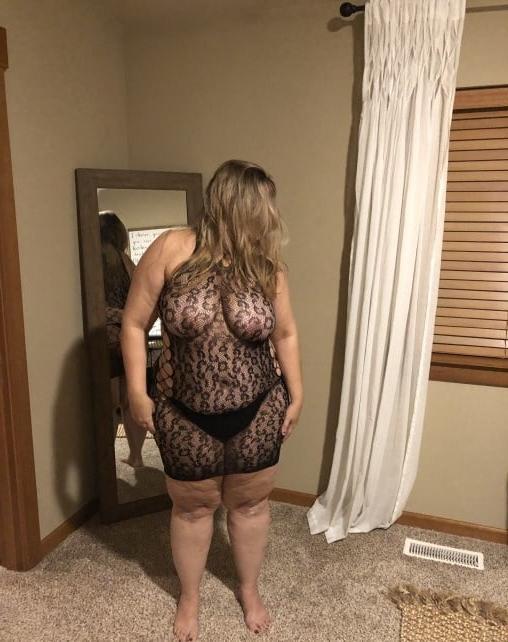25P Sexy matures, curvy , BBWs, and grannies in lingerie 4