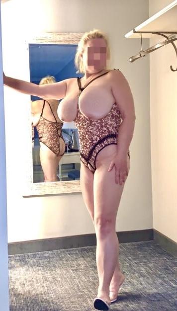 25P Sexy matures, curvy , BBWs, and grannies in lingerie 4