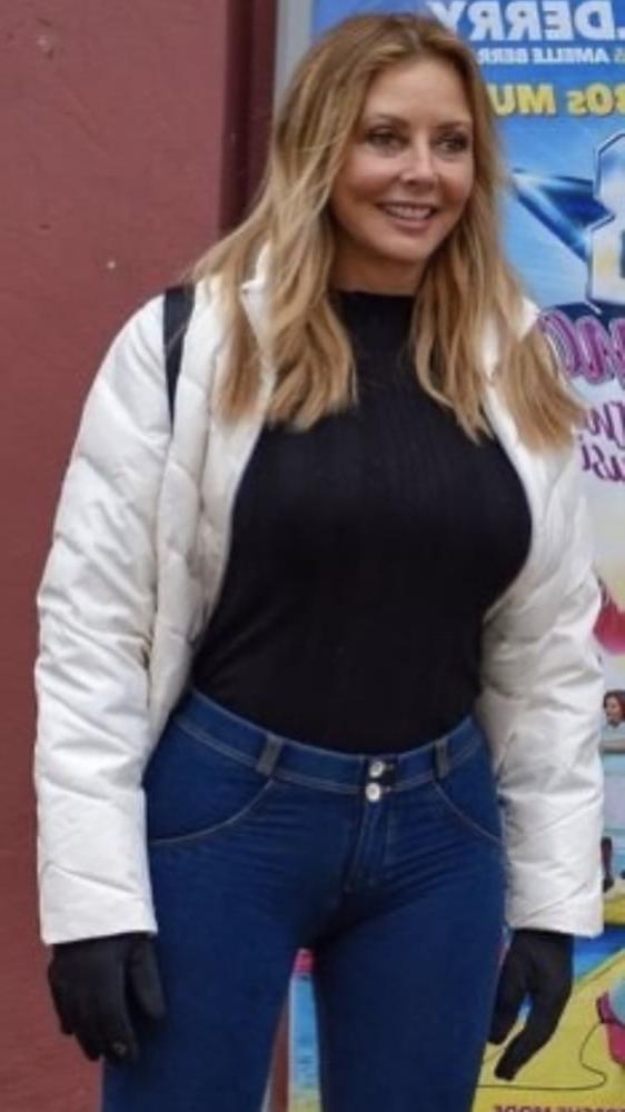 25P Carol Vorderman Nut Buster MILF In Tight Ass Jeans Wank Bank