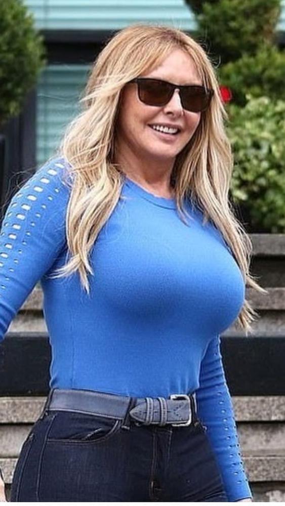 25P Carol Vorderman Nut Buster MILF In Tight Ass Jeans Wank Bank